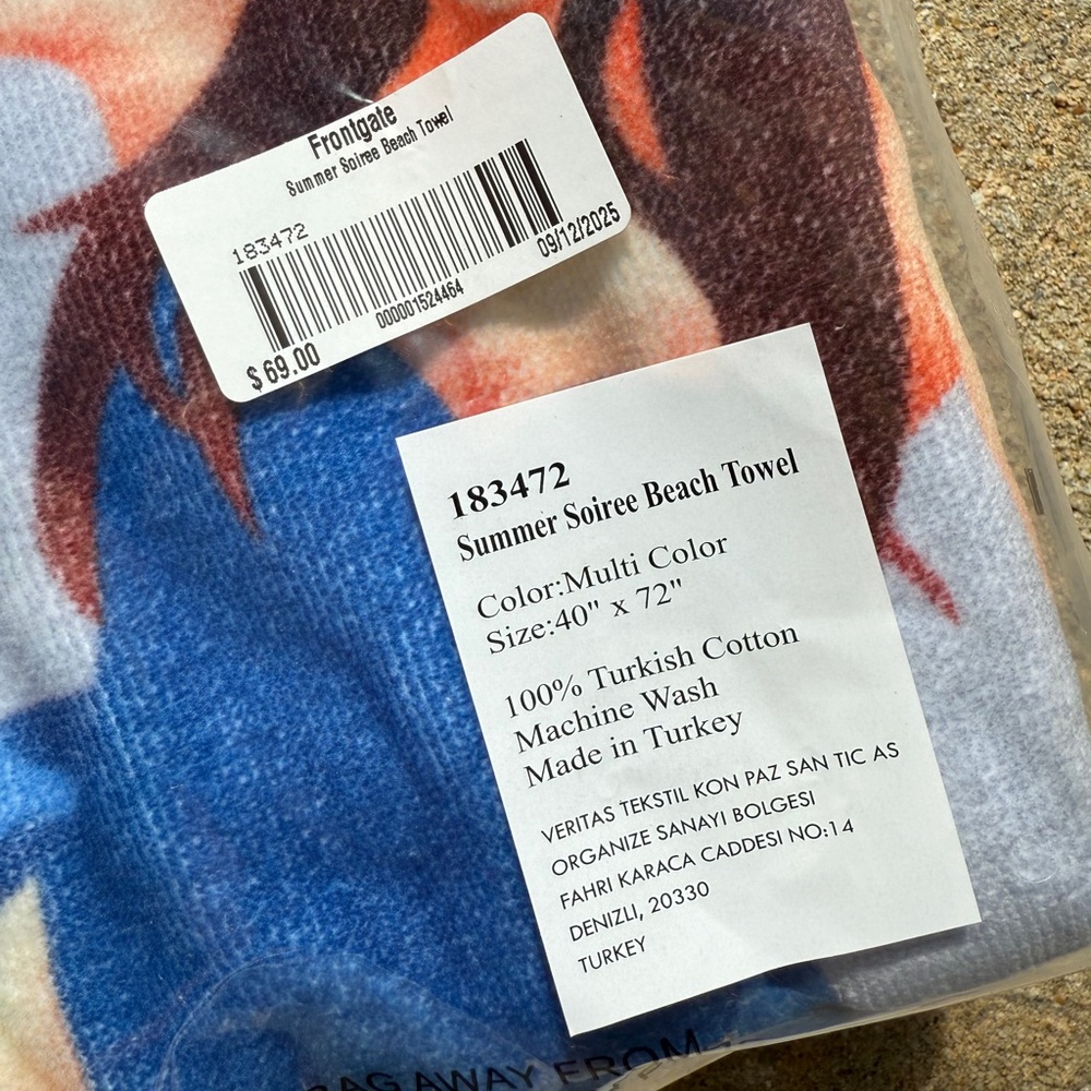 Frontgate Beach Towel - 40” x 72” - NWT - Picture 12 of 12